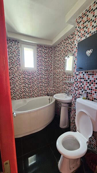 Titan Apartament stylish la doar 2 minute de metrou Titan!